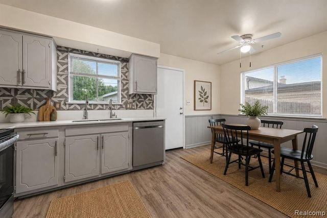 33828 Stonewood Drive, Sterling Heights, MI 48312