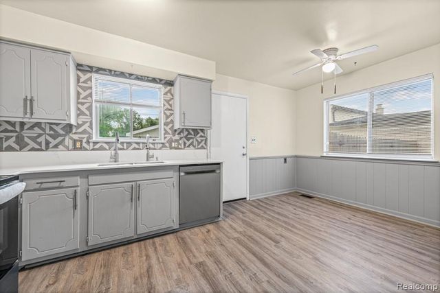 33828 Stonewood Drive, Sterling Heights, MI 48312