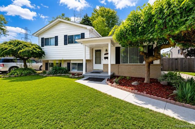 33828 Stonewood Drive, Sterling Heights, MI 48312