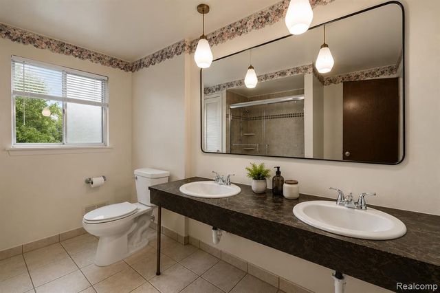 33828 Stonewood Drive, Sterling Heights, MI 48312