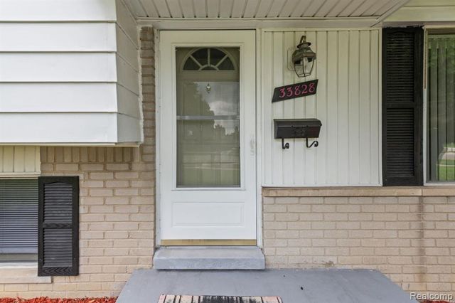 33828 Stonewood Drive, Sterling Heights, MI 48312