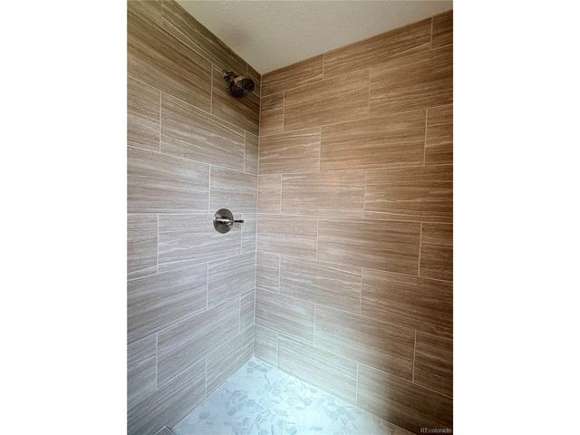 6962 Ingalls St, Arvada, CO 80003