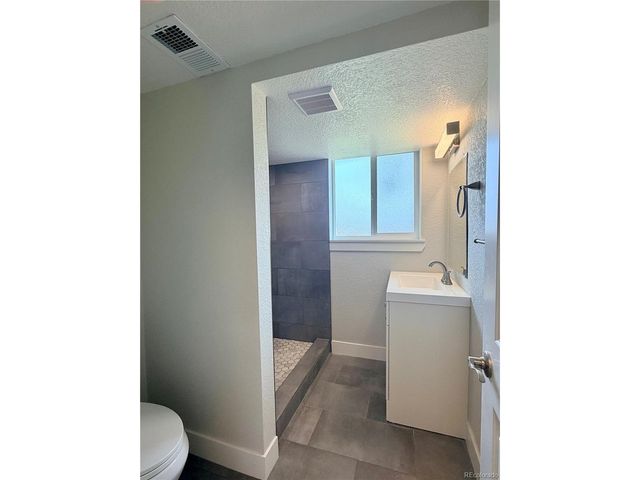 6962 Ingalls St, Arvada, CO 80003