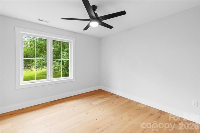 8 Wildwood Park Knoll, Weaverville, NC 28787