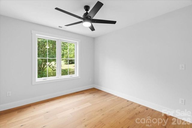 8 Wildwood Park Knoll, Weaverville, NC 28787