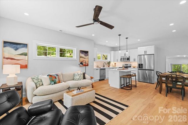 8 Wildwood Park Knoll, Weaverville, NC 28787