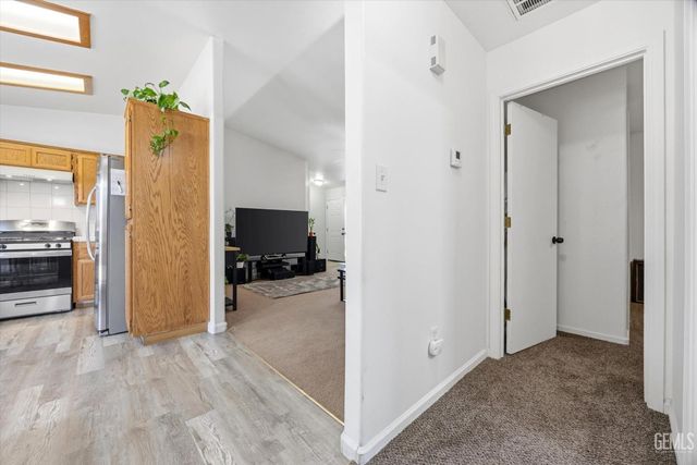 128 W Pilot Avenue, Bakersfield, CA 93308