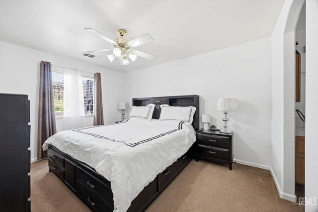 128 W Pilot Avenue, Bakersfield, CA 93308