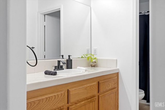 128 W Pilot Avenue, Bakersfield, CA 93308