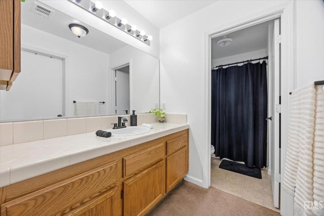 128 W Pilot Avenue, Bakersfield, CA 93308