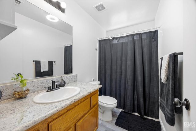 128 W Pilot Avenue, Bakersfield, CA 93308