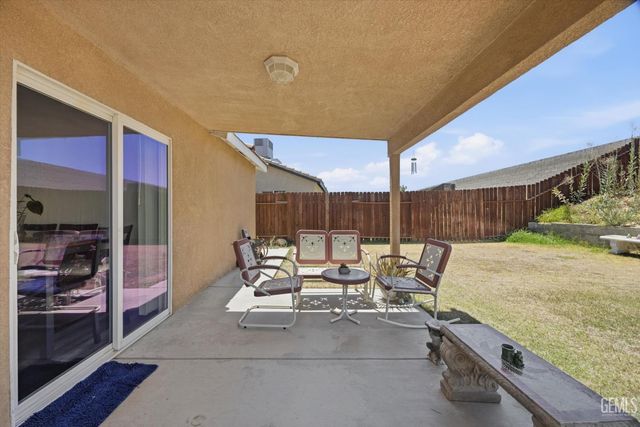 128 W Pilot Avenue, Bakersfield, CA 93308