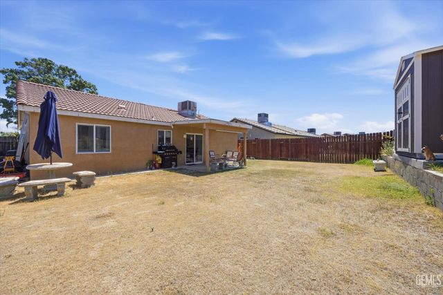 128 W Pilot Avenue, Bakersfield, CA 93308