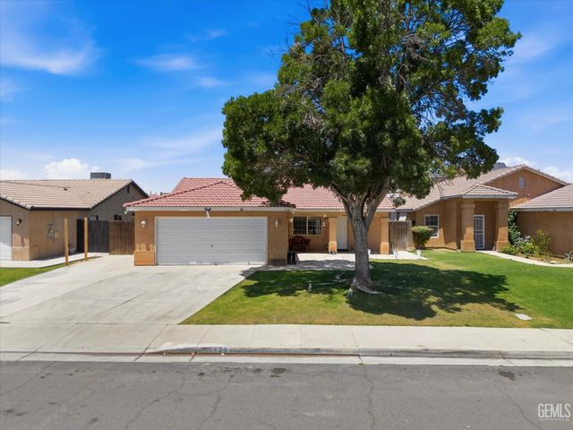 128 W Pilot Avenue, Bakersfield, CA 93308