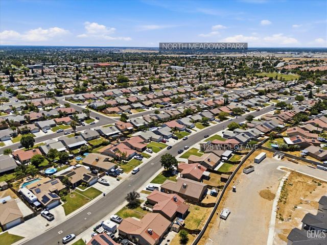 128 W Pilot Avenue, Bakersfield, CA 93308