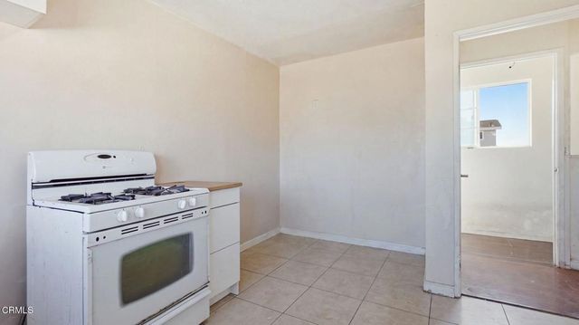 2415 E 114th Street, Los Angeles, CA 90059