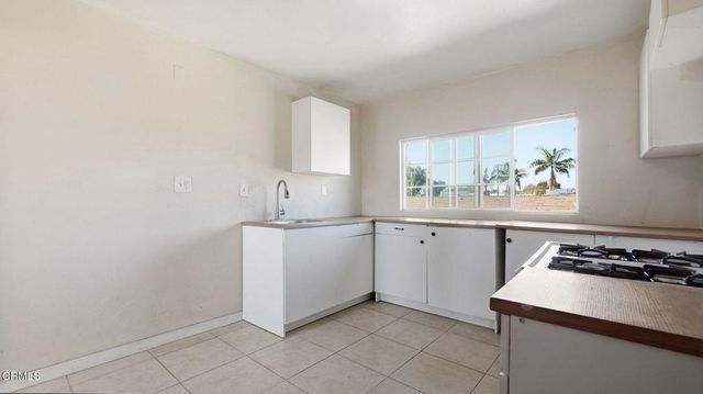2415 E 114th Street, Los Angeles, CA 90059