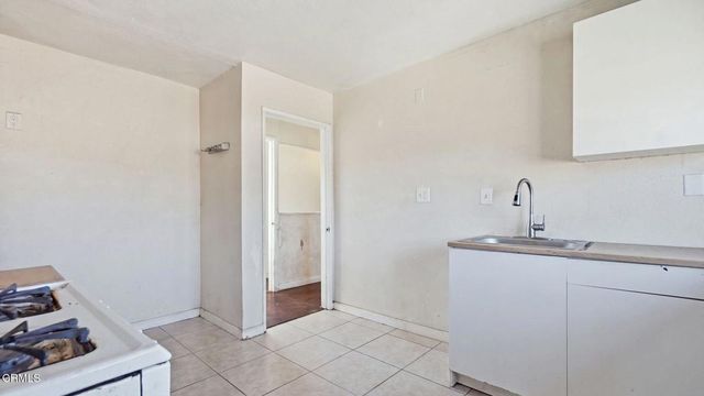 2415 E 114th Street, Los Angeles, CA 90059
