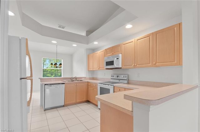 14070 Eagle Ridge Lakes DR 202, Fort Myers, FL 33912