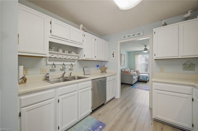 5140 Cypress Point Cir Apt 202, Virginia Beach, VA 23455