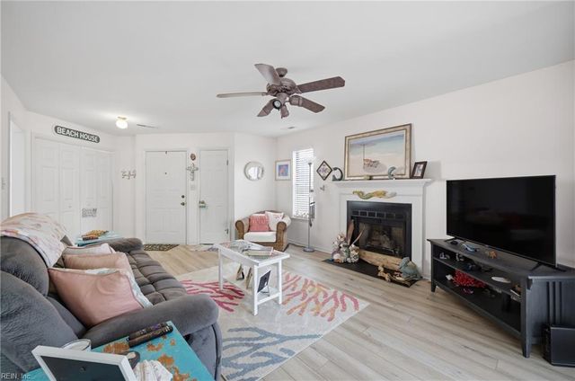 5140 Cypress Point Cir Apt 202, Virginia Beach, VA 23455