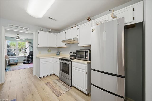 5140 Cypress Point Cir Apt 202, Virginia Beach, VA 23455