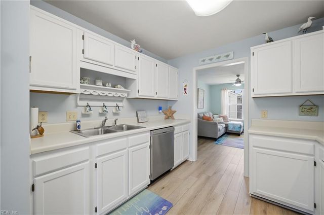 5140 Cypress Point Cir Apt 202, Virginia Beach, VA 23455