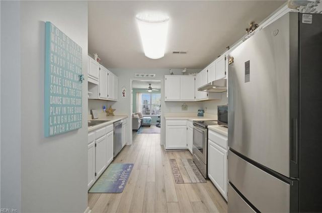 5140 Cypress Point Cir Apt 202, Virginia Beach, VA 23455