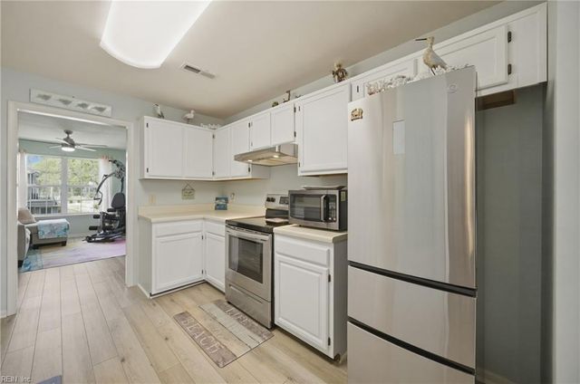 5140 Cypress Point Cir Apt 202, Virginia Beach, VA 23455