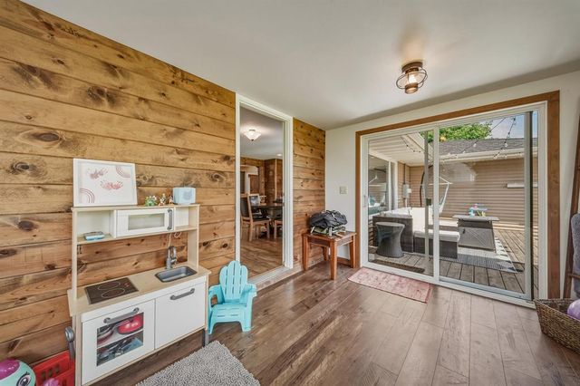 2007 Grandview Drive, Eau Claire, WI 54703