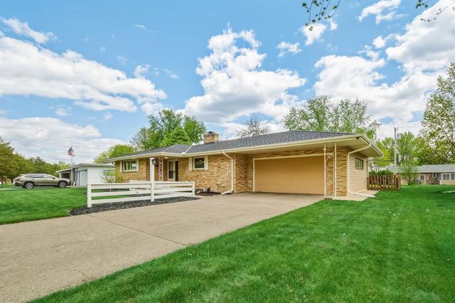 2007 Grandview Drive, Eau Claire, WI 54703