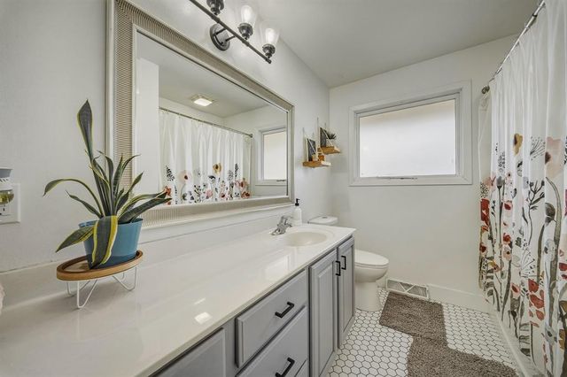 2007 Grandview Drive, Eau Claire, WI 54703