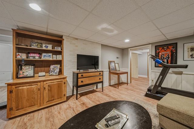 2007 Grandview Drive, Eau Claire, WI 54703