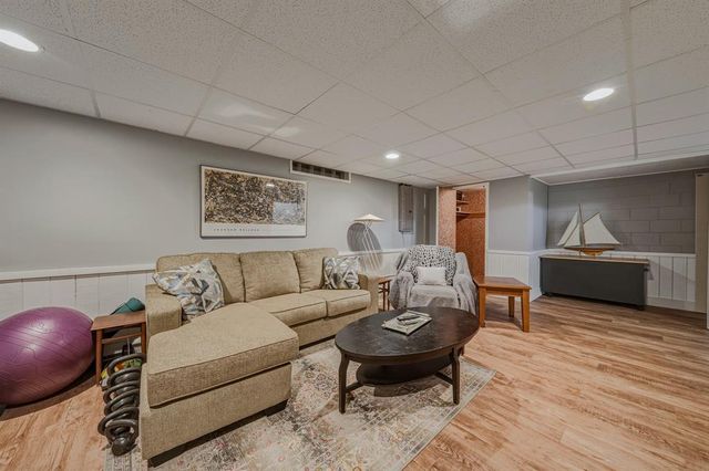 2007 Grandview Drive, Eau Claire, WI 54703