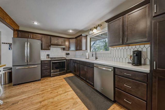 2007 Grandview Drive, Eau Claire, WI 54703