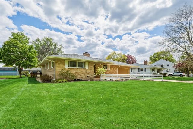 2007 Grandview Drive, Eau Claire, WI 54703