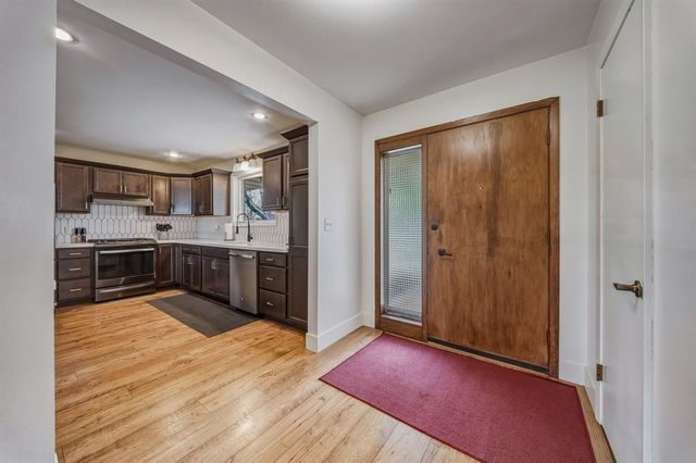 2007 Grandview Drive, Eau Claire, WI 54703