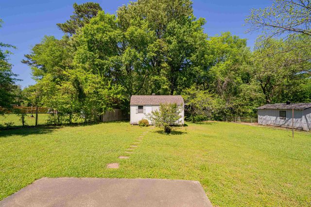 1307 Eva Dr., Longview, TX 75605