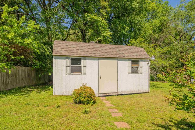 1307 Eva Dr., Longview, TX 75605