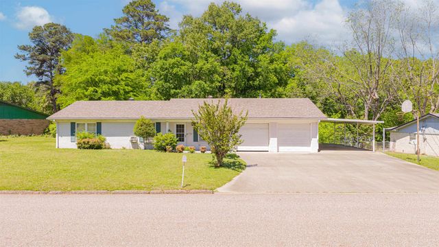 1307 Eva Dr., Longview, TX 75605