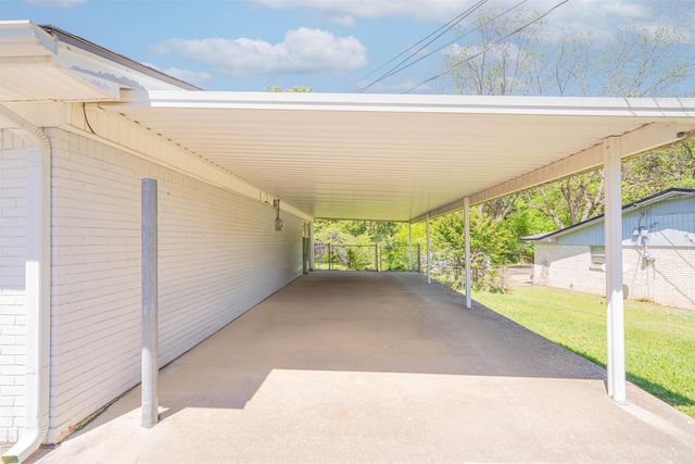 1307 Eva Dr., Longview, TX 75605