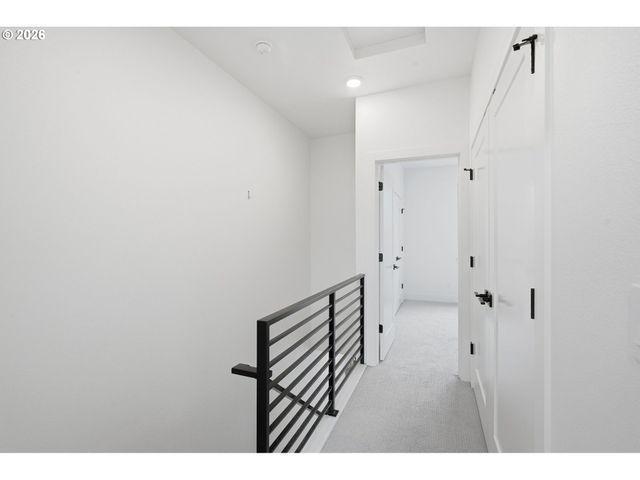 1209 N WINCHELL St 4, Portland, OR 97217