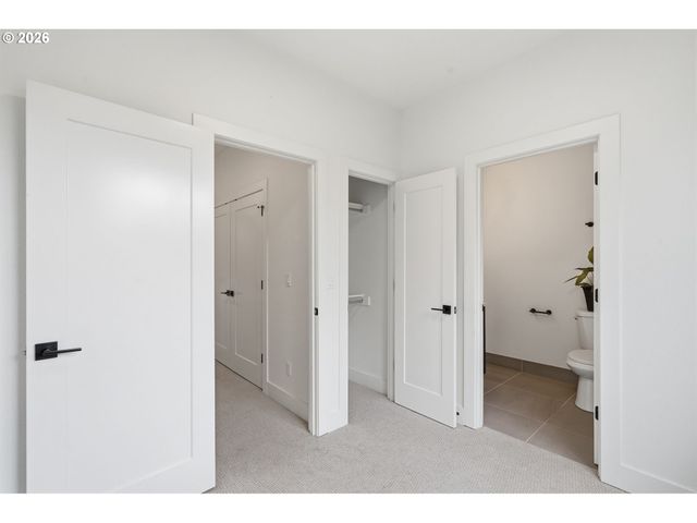 1209 N WINCHELL St 4, Portland, OR 97217