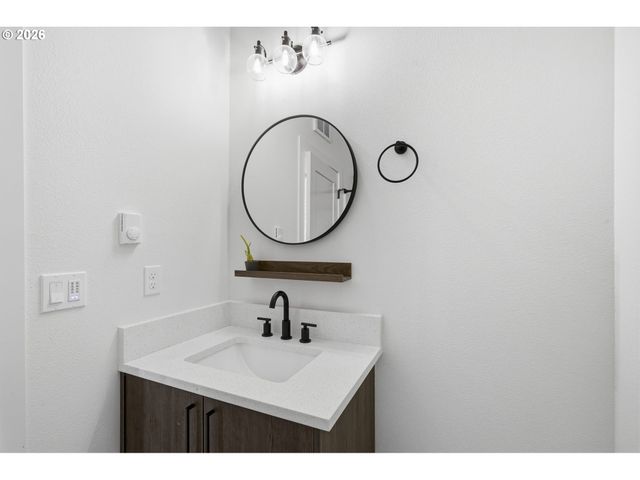 1209 N WINCHELL St 4, Portland, OR 97217