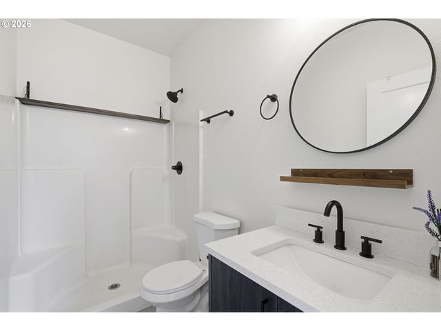 1209 N WINCHELL St 4, Portland, OR 97217