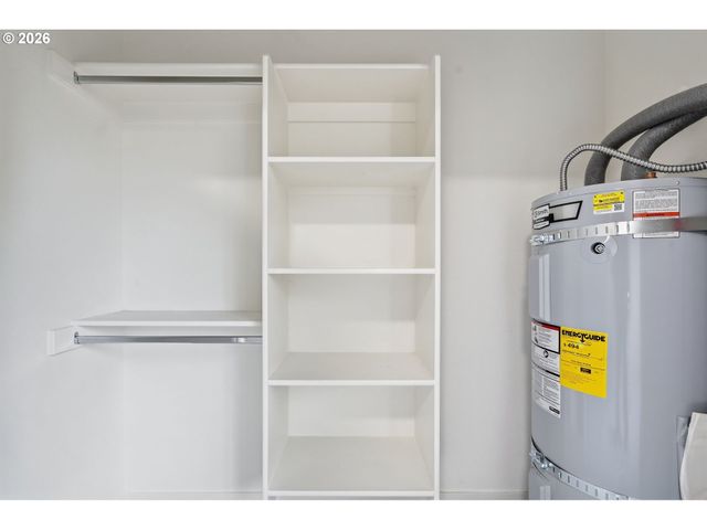 1209 N WINCHELL St 4, Portland, OR 97217