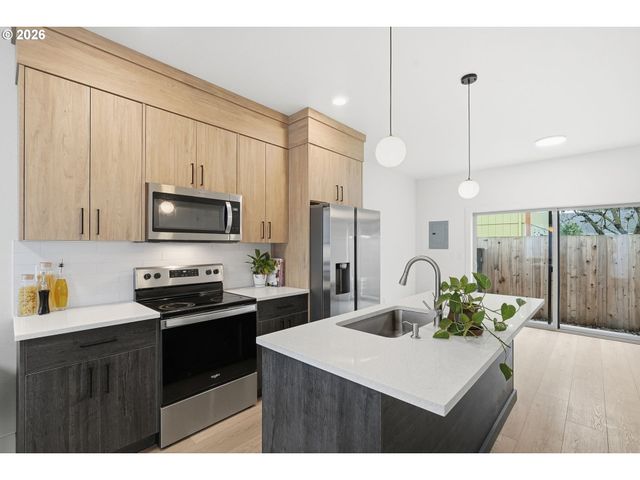 1209 N WINCHELL St 4, Portland, OR 97217