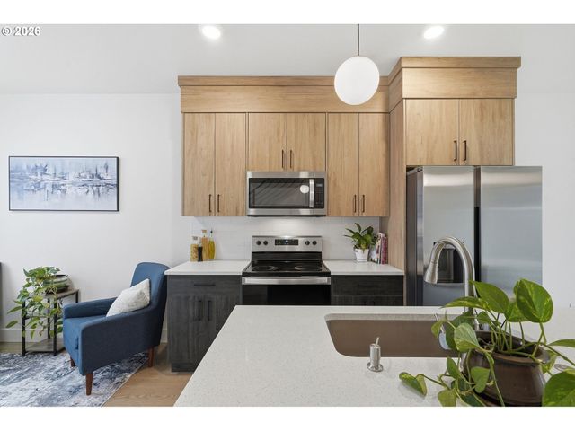 1209 N WINCHELL St 4, Portland, OR 97217