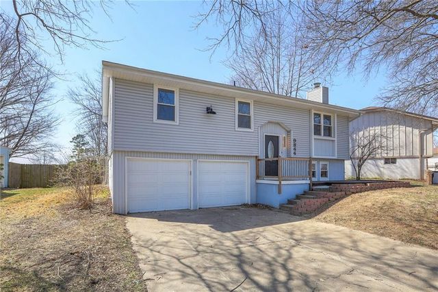 9844 N Cherry Street, Kansas City, MO 64155