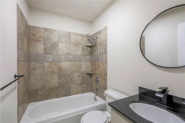 9844 N Cherry Street, Kansas City, MO 64155